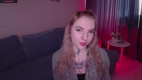 Snapshot of annetenet chatting on 10-14-25, 07:09 Annet online show from 10-14-25, 07:09