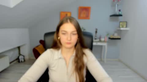 annewilsonn online show from 11-10-25, 12:59