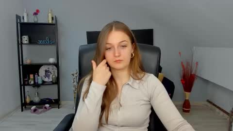 annewilsonn online show from 03-05-26, 05:25