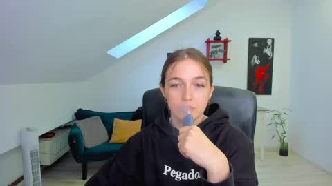 annewilsonn online show from 05-14-26, 04:41