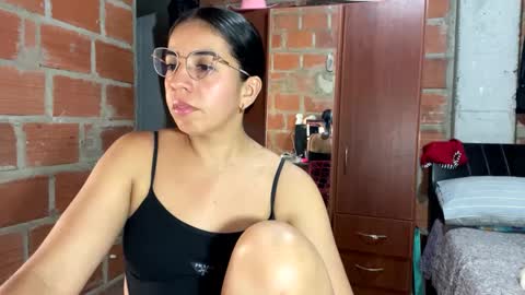 Snapshot of anngela01 chatting on 10-03-25, 03:47 anngela online show from 10-03-25, 03:47