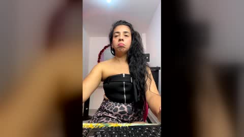 Snapshot of anngela01 chatting on 01-07-26, 02:14 anngela online show from 01-07-26, 02:14