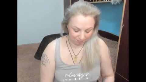 Snapshot of anngelynajoy chatting on 04-03-26, 09:35 Anngel online show from 04-03-26, 09:35