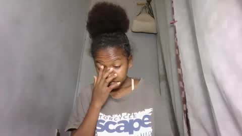 Snapshot of annick98 chatting on 02-22-26, 07:40 annick98 online show from 02-22-26, 07:40