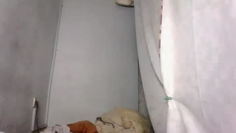 Snapshot of annick98 chatting on 02-26-26, 08:02 annick98 online show from 02-26-26, 08:02