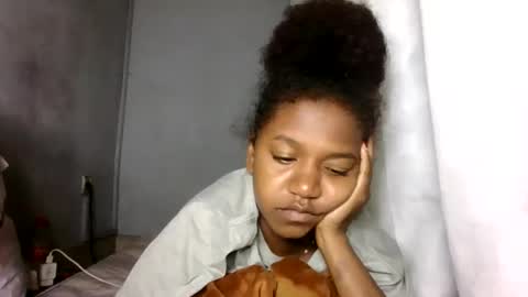 Snapshot of annick98 chatting on 03-02-26, 05:19 annick98 online show from 03-02-26, 05:19