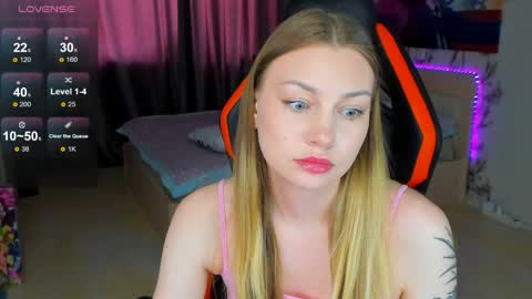 Snapshot of annie69kiss chatting on 05-15-26, 10:11 Annie online show from 05-15-26, 10:11