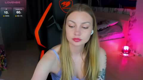 Snapshot of annie69kiss chatting on 05-27-26, 11:13 Annie online show from 05-27-26, 11:13