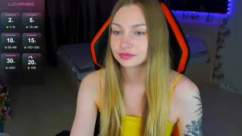 Snapshot of annie69kiss chatting on 06-05-26, 05:18 Annie online show from 06-05-26, 05:18