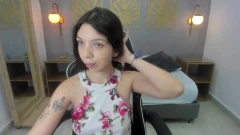 A N N I E  online show from 10-22-25, 12:16