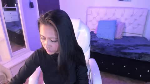 annie_clarrk online show from 11-15-25, 05:27