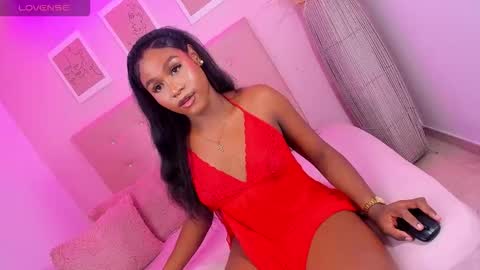 annie_dolce_ online show from 11-19-25, 11:38