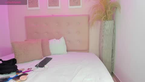 annie_dolce_ online show from 03-27-26, 10:31