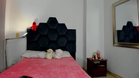 Snapshot of annie_dreams69 chatting on 11-04-25, 05:12 Annie online show from 11-04-25, 05:12