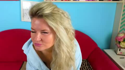 Annie online show from 12-16-25, 05:34