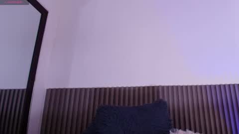 Annie online show from 04-21-26, 01:42