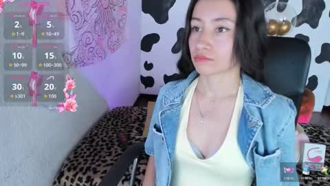 Annie  online show from 11-26-25, 09:05