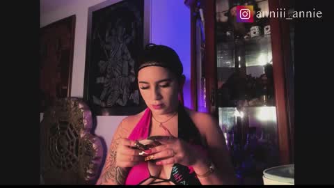 JEANNE no olvides seguirme dont forget follow me  uu online show from 11-12-25, 10:30