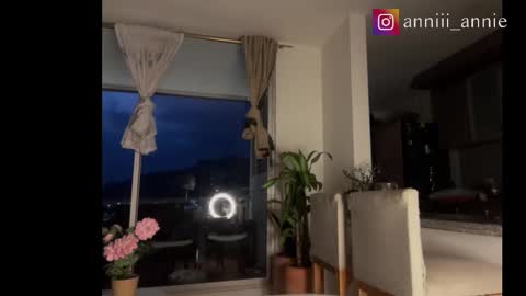 JEANNE no olvides seguirme dont forget follow me  uu online show from 12-18-25, 11:11