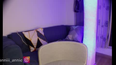 JEANNE no olvides seguirme dont forget follow me  uu online show from 03-04-26, 11:55