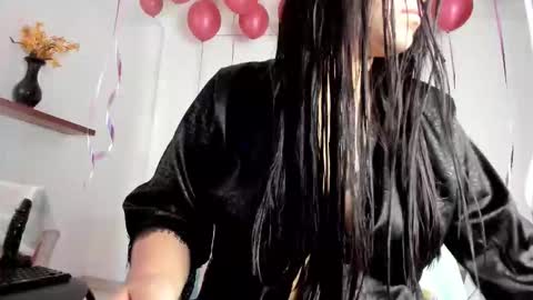 Annie online show from 11-07-25, 02:17