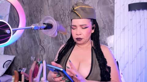 annie_wigg_ online show from 01-08-26, 02:58