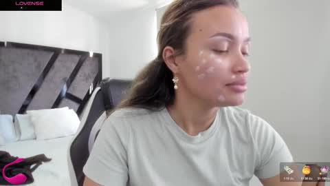 Annie and Stefan online show from 11-21-25, 03:22