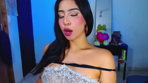 AnnieBlu3 online show from 11-15-25, 11:10