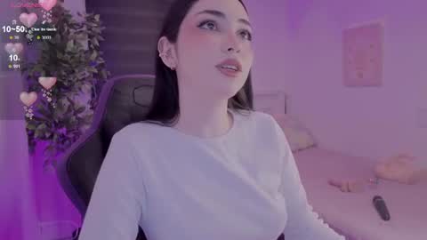 Snapshot of anniebrie chatting on 06-11-26, 06:11 Cassandra online show from 06-11-26, 06:11