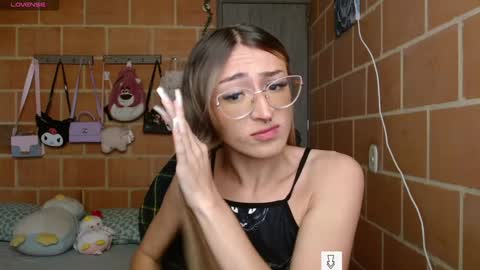 Snapshot of anniee_land chatting on 12-02-24, 12:18 Annie online show from 12-02-24, 12:18