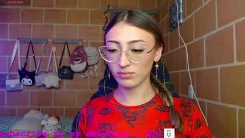 Snapshot of anniee_land chatting on 12-09-24, 02:49 Annie online show from 12-09-24, 02:49