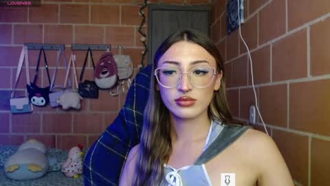 Snapshot of anniee_land chatting on 12-13-24, 03:11 Annie online show from 12-13-24, 03:11