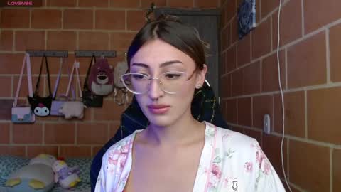 Snapshot of anniee_land chatting on 12-26-24, 03:31 Annie online show from 12-26-24, 03:31