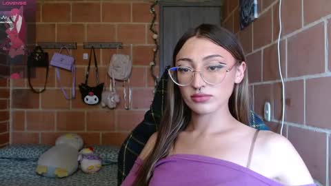 Snapshot of anniee_land chatting on 02-11-25, 06:11 Annie online show from 02-11-25, 06:11