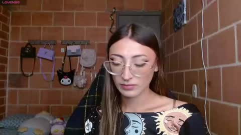 Snapshot of anniee_land chatting on 02-14-25, 04:20 Annie online show from 02-14-25, 04:20