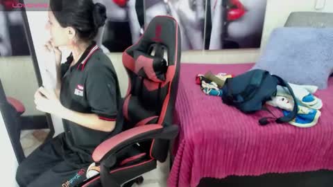 Snapshot of anniee_x chatting on 03-04-25, 12:44 Anniee online show from 03-04-25, 12:44