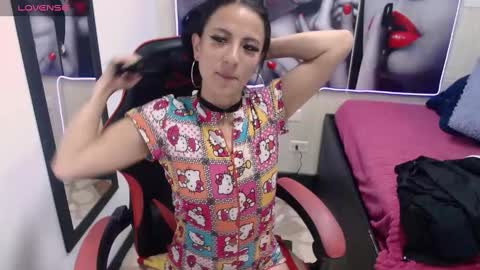 Snapshot of anniee_x chatting on 03-11-25, 12:39 Anniee online show from 03-11-25, 12:39