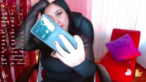   Annie  Independent model Hello all offline tokens are appreciated  thank you for your support.33 online show from 11-20-25, 11:43