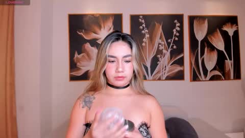 Annie Monroe online show from 10-27-25, 11:36