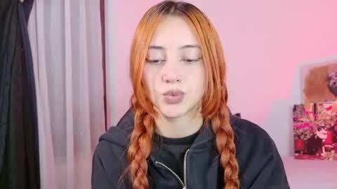 Snapshot of anniemora_ chatting on 07-01-26, 02:35 Annie online show from 07-01-26, 02:35