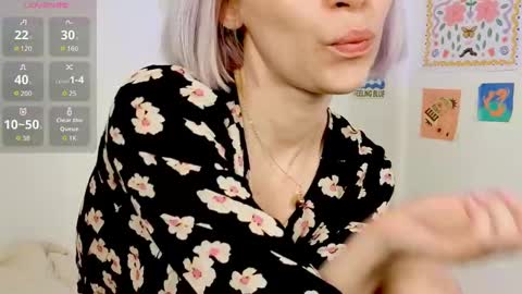 annietinky online show from 10-12-25, 04:06