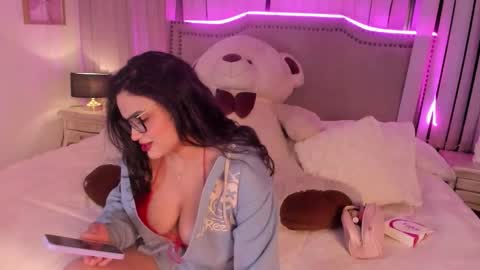 Snapshot of annievega__ chatting on 02-24-26, 03:15 Annie Vega online show from 02-24-26, 03:15