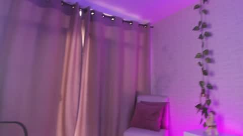 Snapshot of anniie_and_alex chatting on 12-06-24, 12:49 Annie Alex online show from 12-06-24, 12:49