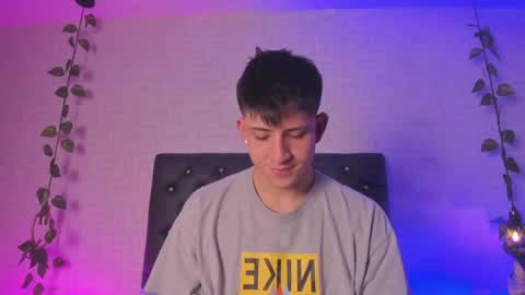 Snapshot of anniie_and_alex chatting on 12-07-24, 01:40 Annie Alex online show from 12-07-24, 01:40