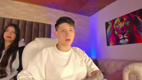 Snapshot of anniie_and_alex chatting on 01-19-25, 01:22 Annie Alex online show from 01-19-25, 01:22