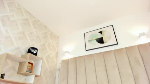 Annie Queen online show from 11-16-25, 02:06