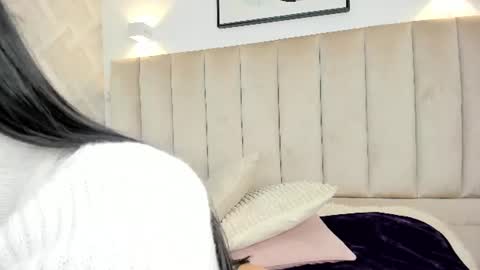 Snapshot of anniie_queen chatting on 06-18-26, 03:29 Annie Queen online show from 06-18-26, 03:29