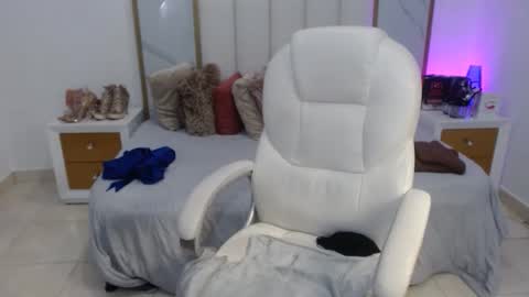 anna online show from 12-19-25, 07:32