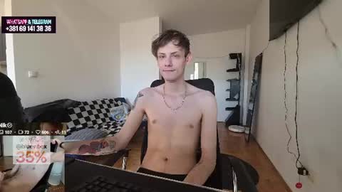 Snapshot of annonimsick chatting on 06-18-26, 07:19 online show from 06-18-26, 07:19