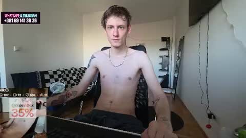 Snapshot of annonimsick chatting on 06-22-26, 03:09 online show from 06-22-26, 03:09